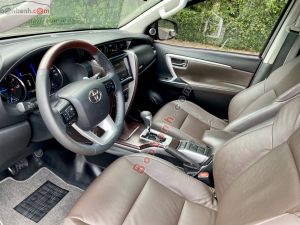 Xe Toyota Fortuner 2.4G 4x2 AT 2019