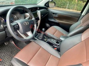 Xe Toyota Fortuner 2.4G 4x2 MT 2018