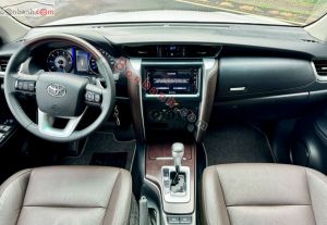 Xe Toyota Fortuner 2.4G 4x2 AT 2019