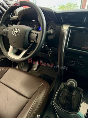 Xe Toyota Fortuner 2.4G 4x2 MT 2018