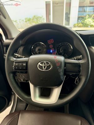 Xe Toyota Fortuner 2.4G 4x2 MT 2018