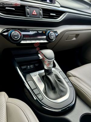 Xe Kia Cerato 1.6 AT Luxury 2020