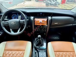 Xe Toyota Fortuner 2.4L 4x2 MT 2022
