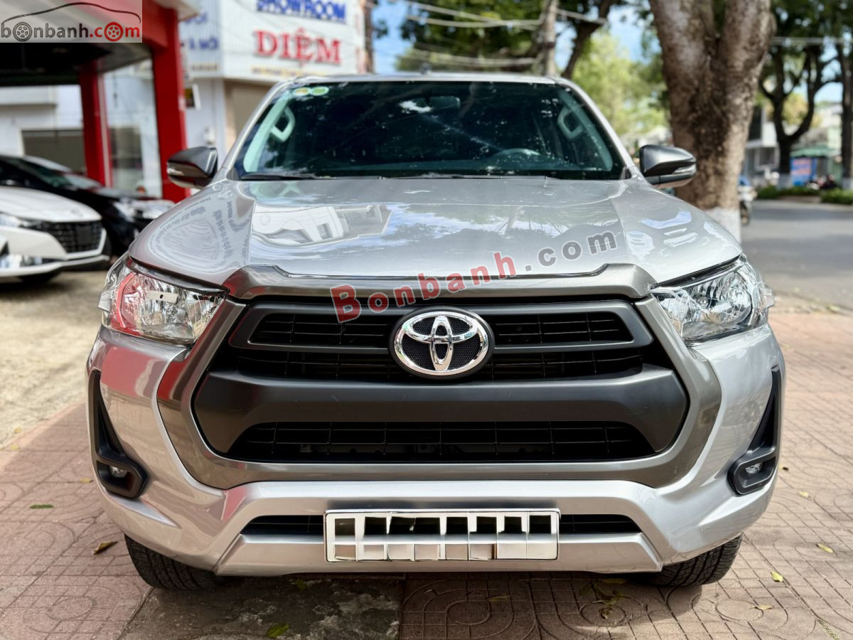 Toyota Hilux 2.4L 4x2 MT 2020