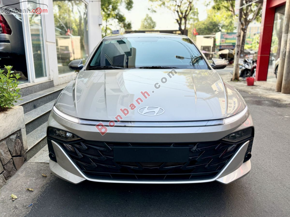 Accent Đặc biệt 1.5 AT