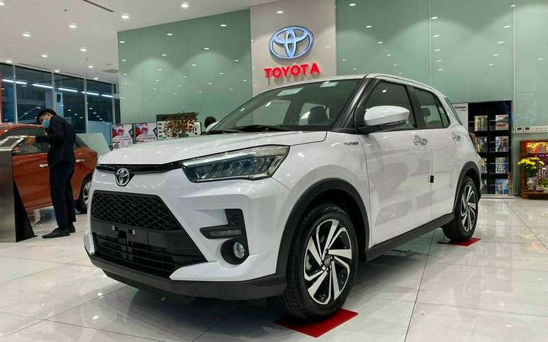 3 mẫu xe gầm cao của Toyota giảm giá mạnh từ đầu năm 2024